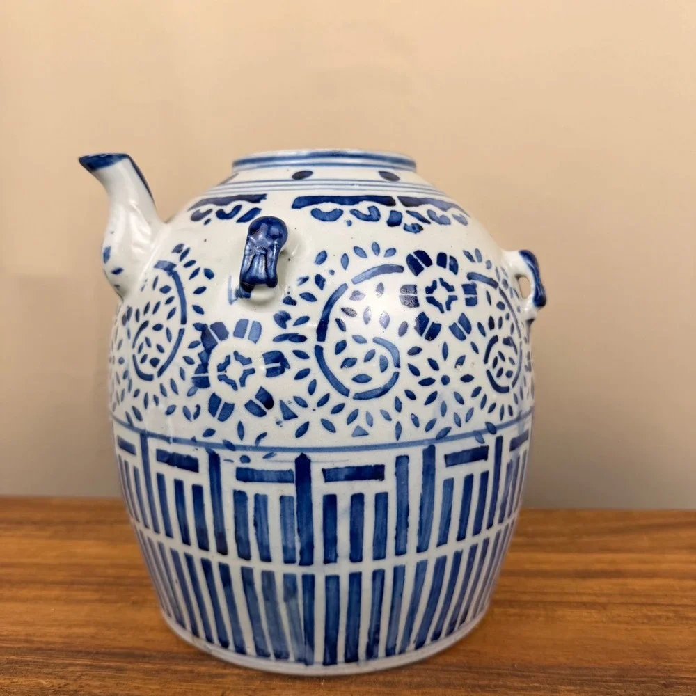 Vtg Qianlong Nian Zhi Chinese Blue  White Porcelain Wedding Tea Pot Hand Painted
